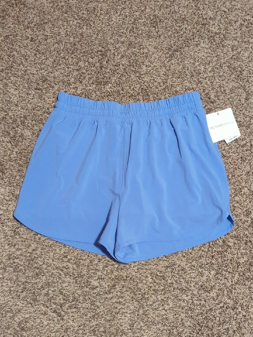 NWT Beyond Yoga Stretch Woven In Stride Lined Shorts